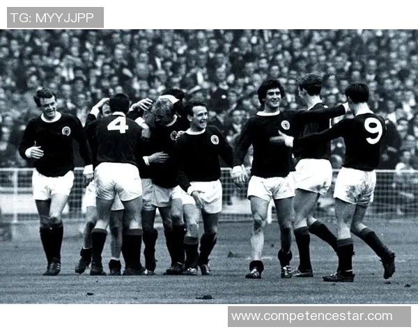 足球场上的守护者15号后卫的传奇故事与荣耀时刻