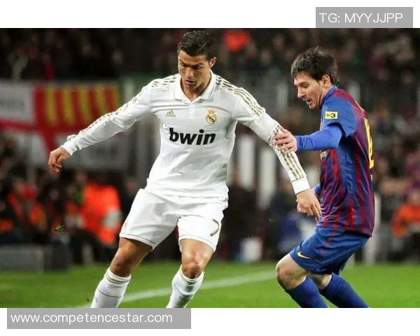 踢中锋足球明星盘点他们的辉煌成就与传奇故事