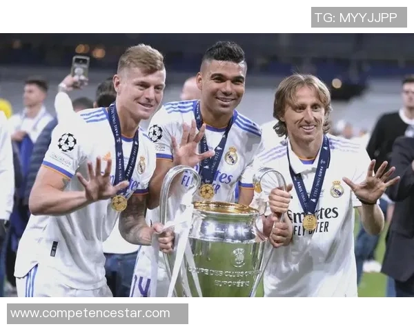 卡塞米罗的足球之路：从巴西天才到欧洲顶级中场的传奇历程